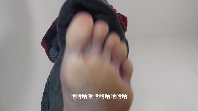 【爱秀套图】【南国原创】魔女婷S脚下羞辱虐玩，第一人称羞辱，脚下踩人剧情！ YC-250115-7