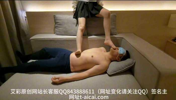 【爱秀套图】新人舔大学肉丝脚和深喉 YC-250116-3