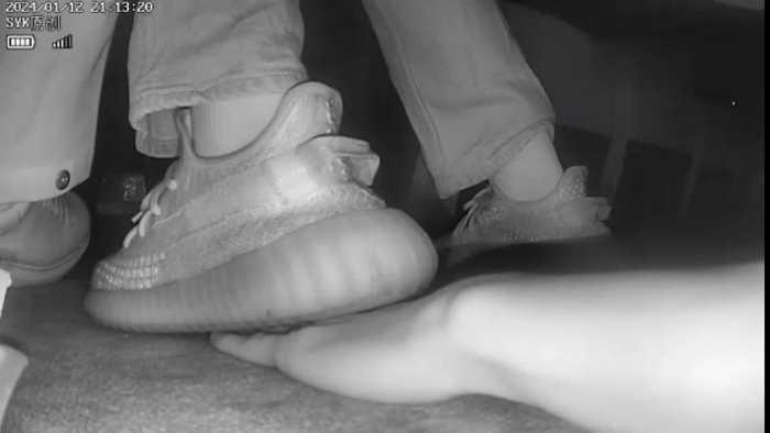 【爱秀套图】B763 – 无意识椰子小姐姐察觉往后踩手 bf49252