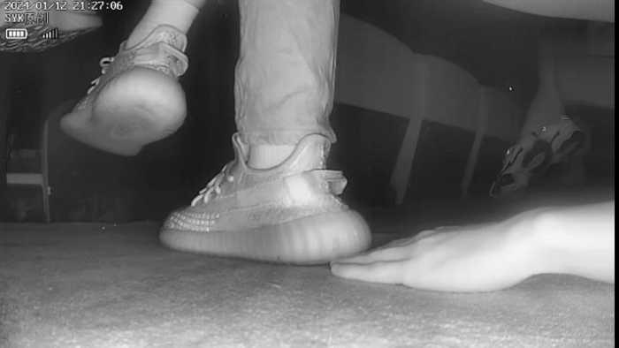 【爱秀套图】B763 – 无意识椰子小姐姐察觉往后踩手 bf49252