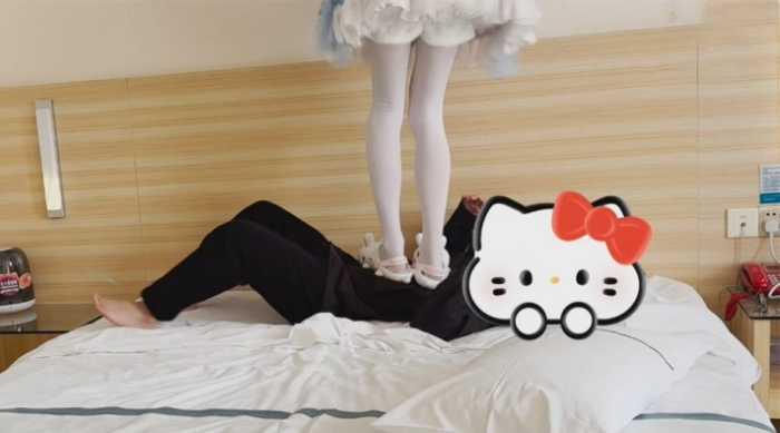 【爱秀套图】【喵咔】绫华高跟鞋兔子鞋全体重踩踏踩脖踩脸踩人 cos cosplay ACYC-4163