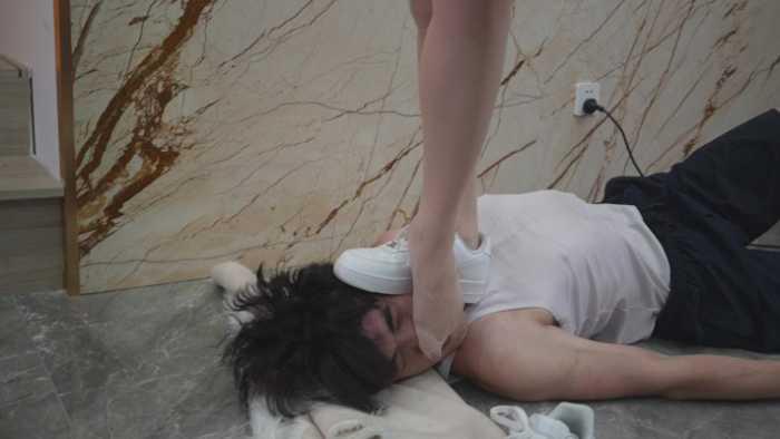 【爱秀套图】国内最牛的 让你有看完后就想当一条傻狗一样在她身边 YC-250121-4