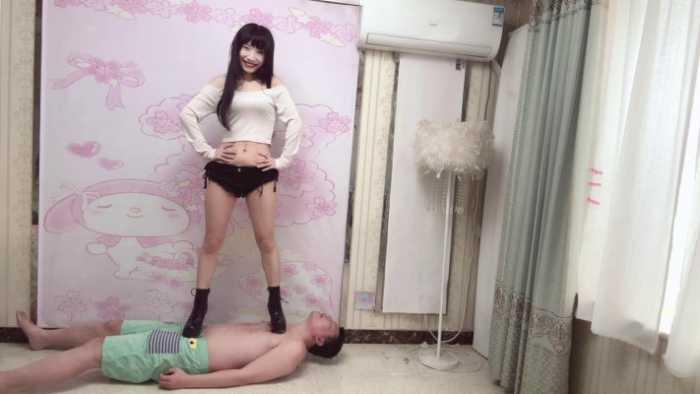 【爱秀套图】【兔粉粉】地狱马丁靴的整治 YC-250121-2