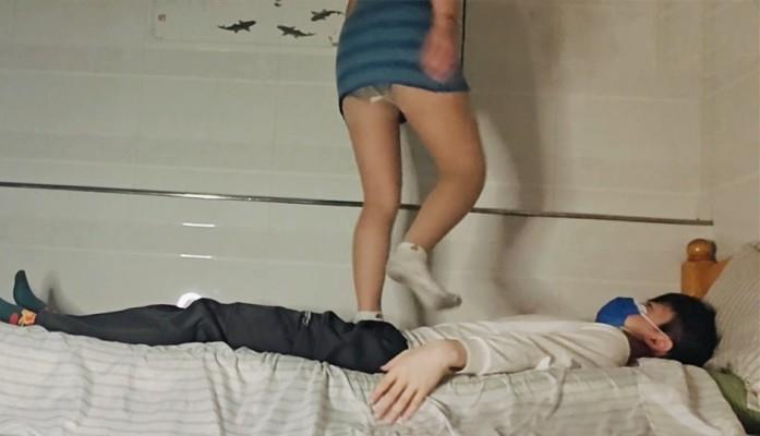 【爱秀套图】【啦啦啦】杺月女王超臭原味暴力踩踏 ACYC-4210