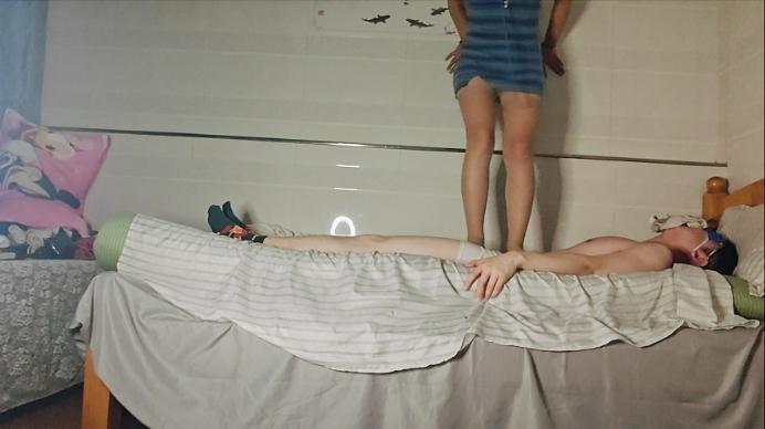 【爱秀套图】【啦啦啦】杺月女王超臭原味暴力踩踏 ACYC-4210