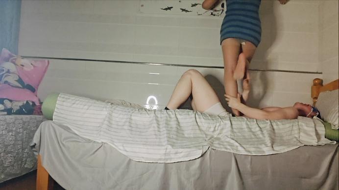 【爱秀套图】【啦啦啦】杺月女王超臭原味暴力踩踏 ACYC-4210