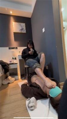 【爱秀套图】【萝莉酱】体校柔道女孩初踩 ACYC-4214