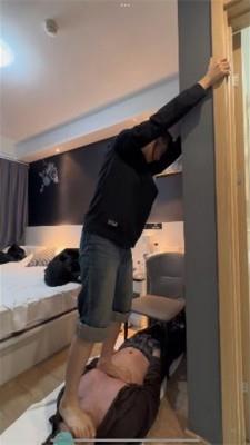 【爱秀套图】【萝莉酱】体校柔道女孩初踩 ACYC-4214