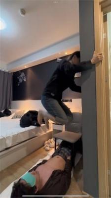 【爱秀套图】【萝莉酱】体校柔道女孩初踩 ACYC-4214