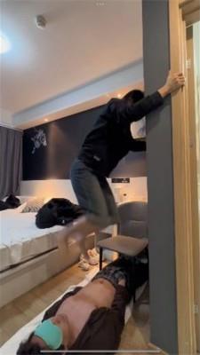 【爱秀套图】【萝莉酱】体校柔道女孩初踩 ACYC-4214