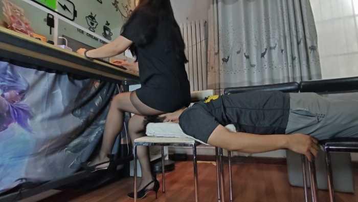 【爱秀套图】黑丝强制坐脸 YC-250201-5