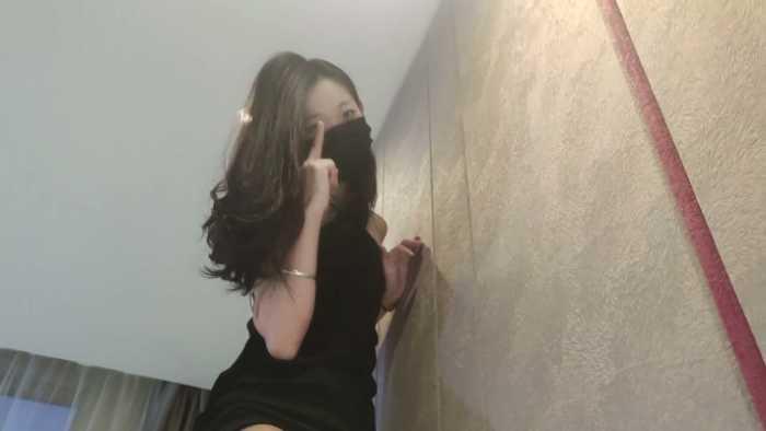 【爱秀套图】春节档：捆绑束缚奴隶四肢，任由小鱼女神在床上高跟蹦迪，无视脚下生灵 YC-250203-2