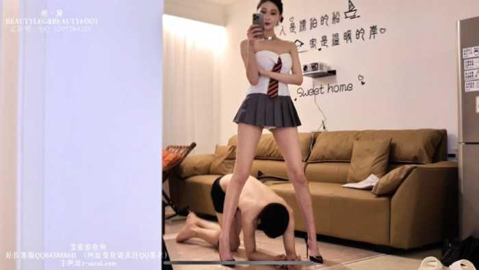 【爱秀套图】长腿学姐的细高跟踩踏羞辱亲学弟 GD037 YC-250203-3