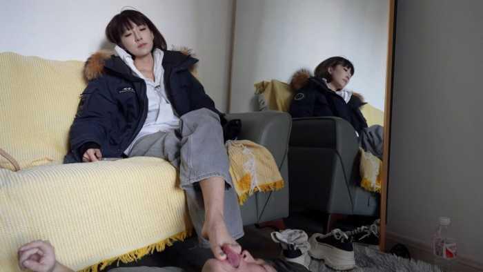 【爱秀套图】『红颜榜』高颜值桃子女王回归 清理脚皮 脚趾夹舌头 YC-250204-5