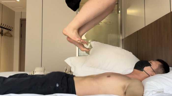 【爱秀套图】【素人女大】素人大体重BBW休闲鞋恐怖跳踩 YC-250303-4