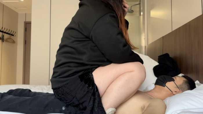 【爱秀套图】【素人女大】素人大体重BBW休闲鞋恐怖跳踩 YC-250303-4