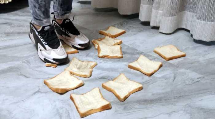 【爱秀套图】【大美】12片吐司擦拭清理Nike跑鞋 YC-250314-3