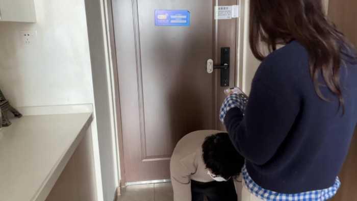 【爱秀套图】【208宿舍】耐克空军玩弄小狗 YC-250314-10