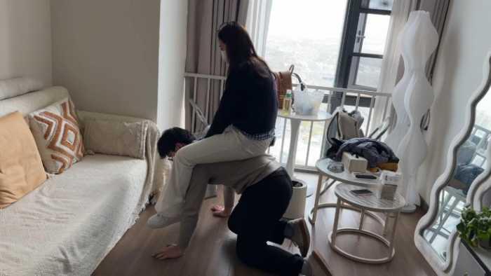 【爱秀套图】【208宿舍】耐克空军玩弄小狗 YC-250314-10