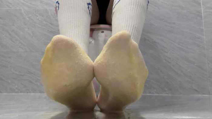 【爱秀套图】【莓子】给粉丝袜内制作鸡蛋液 YC-250314-11