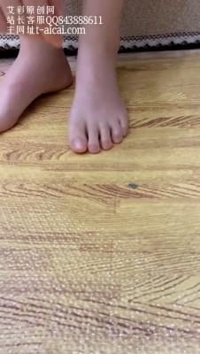 【爱秀套图】【鹿宝儿原创】油亮黑丝整蛊小人 gts邻家姐姐下部 YC-220105