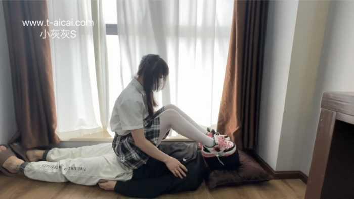 【爱秀套图】[小灰灰]jk白丝板鞋玩弄小狗 YC-250316-2