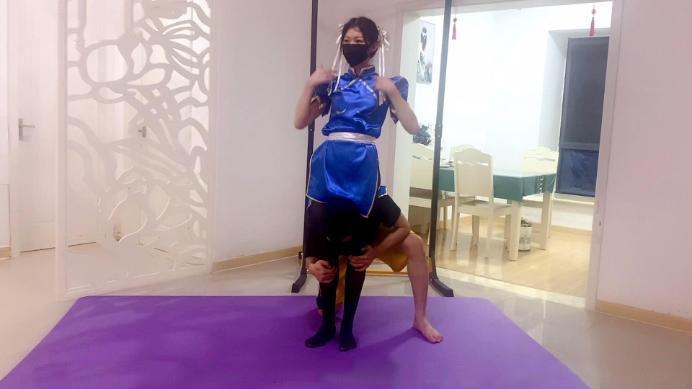 【爱秀套图】【婉儿原创】春丽绞杀挑战者 黑丝臭脚踩脸KO腿绞窒息处刑 YC-230715-2