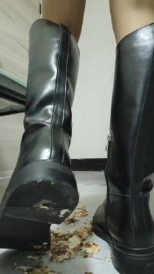 【爱秀套图】【兰儿小主】我的美丽新心情–踩踏食物 YC-250314-5