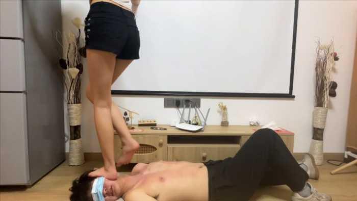 【爱秀套图】【无双sama】日常踩踏调教 YC-250314-8（1）