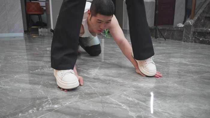 【爱秀套图】车企销售大美女冰冰 首次接触便爱上折磨糟蹋虐待人的快感 YC-250317-9