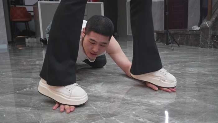 【爱秀套图】车企销售大美女冰冰 首次接触便爱上折磨糟蹋虐待人的快感 YC-250317-9