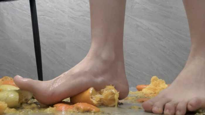 【爱秀套图】【莓子】裸足榨汁各种水果 YC-250319