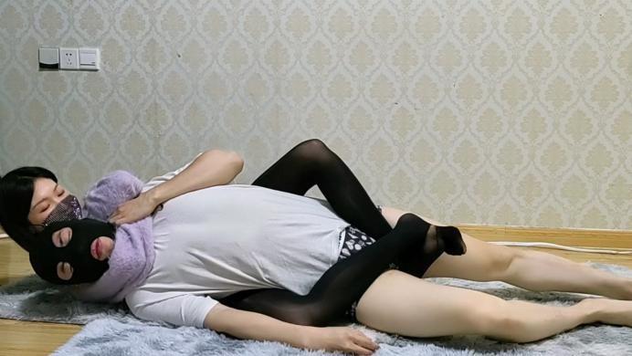 【爱秀套图】【婉儿】黑丝全体重踩踏腿绞窒息 ACYC-1635