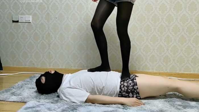 【爱秀套图】【婉儿】黑丝全体重踩踏腿绞窒息 ACYC-1635