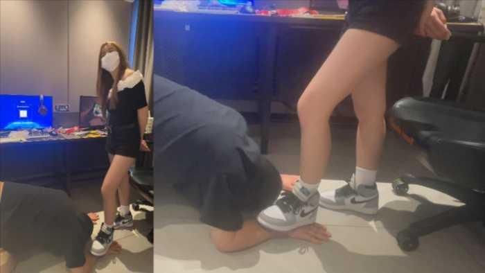 【爱秀套图】【小鲨鱼殿下】AJ踩手羞辱 YC-250314-7(1)