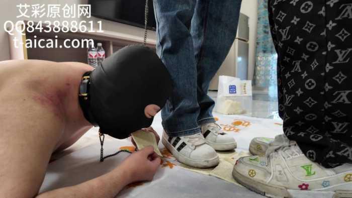 【爱秀套图】『chnnsct1818』清纯小情侣奴役老贱狗 YC-250318-4