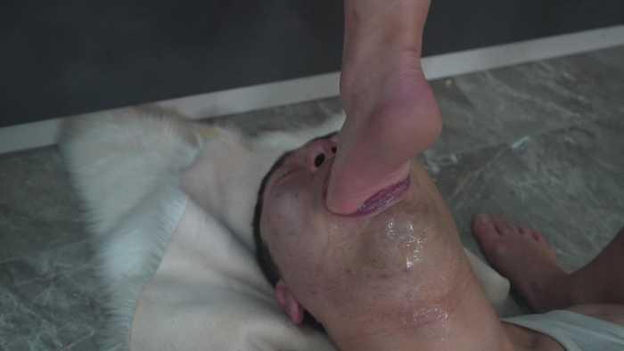 【爱秀套图】小染S高跟踩胸深喉 终于怼吐，极其沉浸式折磨的深喉大专场 YC-250319-6