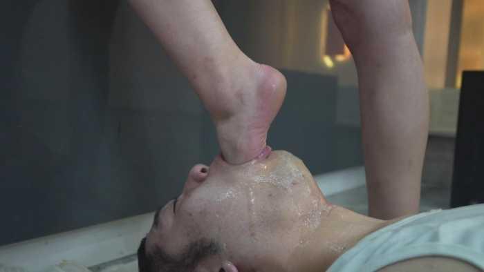 【爱秀套图】小染S高跟踩胸深喉 终于怼吐，极其沉浸式折磨的深喉大专场 YC-250319-6