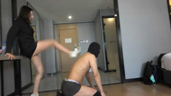 【爱秀套图】【彼岸花】钢跟鞋暴踹暴踩 YC-250320-2