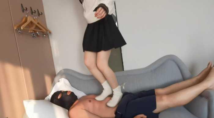 【爱秀套图】靴子+肉丝一口气踩20分钟 YC-250323