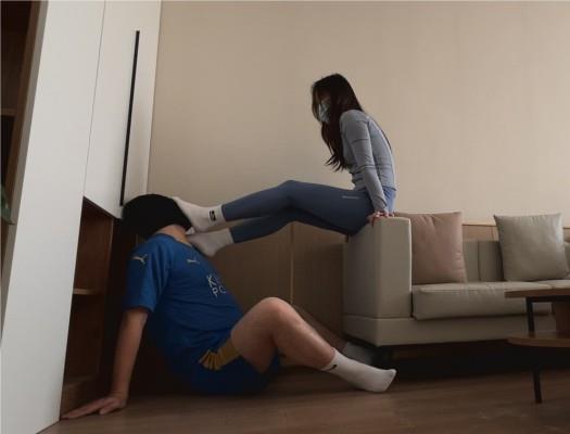 【爱秀套图】【足下生辉】迷之女主白袜脚虐 YC-250323-9