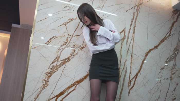 【爱秀套图】西安鱼七虐狗大作 骑马 尿袋挂嘴边爬行被骑 YC-250324-7