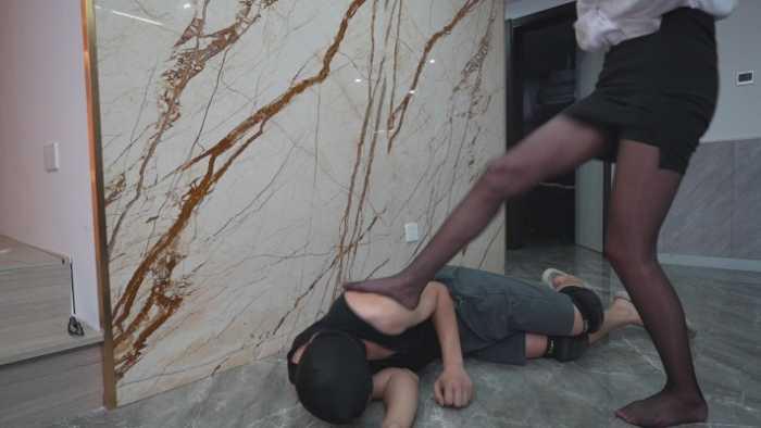 【爱秀套图】西安鱼七虐狗大作 骑马 尿袋挂嘴边爬行被骑 YC-250324-7