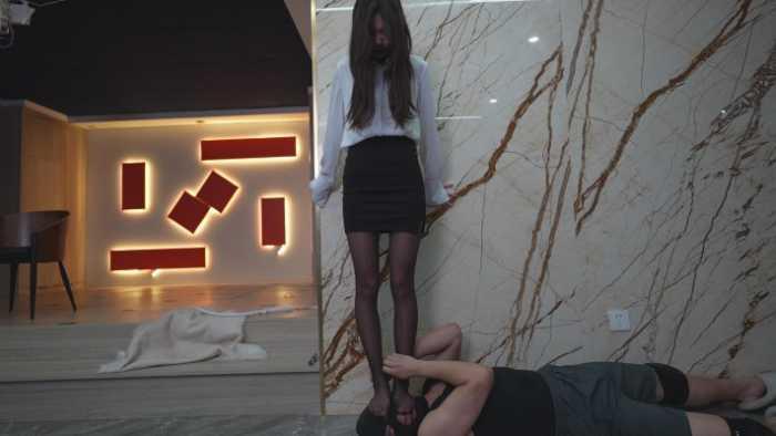 【爱秀套图】西安鱼七虐狗大作 骑马 尿袋挂嘴边爬行被骑 YC-250324-7