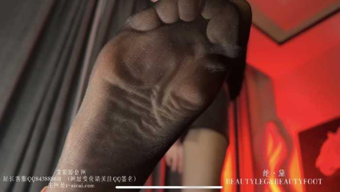 【爱秀套图】双长腿车模裸腿黑丝双压榨缩小的你 GD049 YC-250326-5