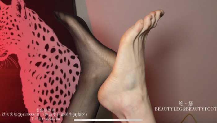 【爱秀套图】双长腿车模裸腿黑丝双压榨缩小的你 GD049 YC-250326-5