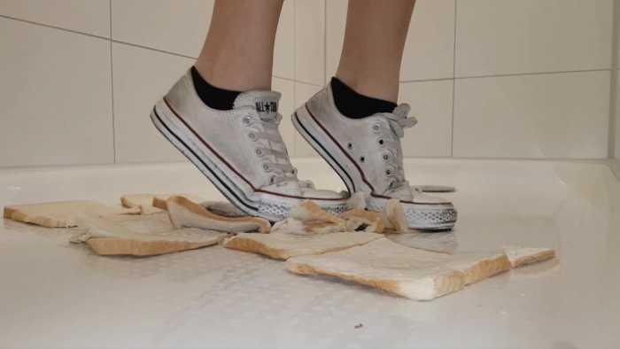 【爱秀套图】健身美女脏脏帆布鞋制作口水面包狗粮 YC-250327-2