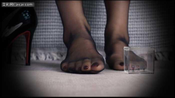 【爱秀套图】芥弥女神の微型产品1 残忍使用小奴隶 JS250329~3