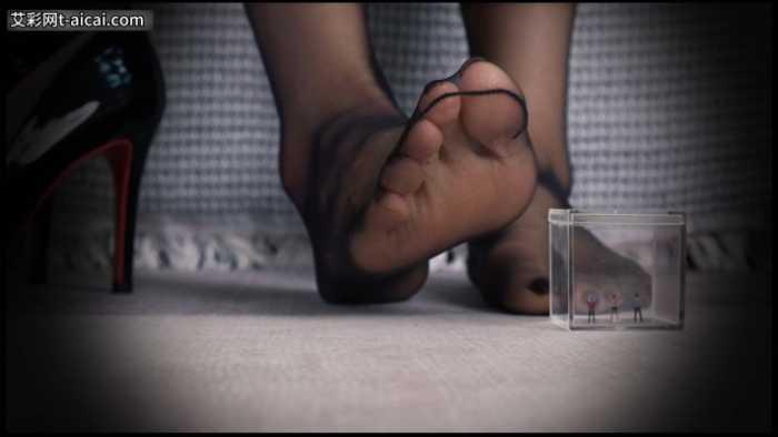 【爱秀套图】芥弥女神の微型产品1 残忍使用小奴隶 JS250329~3