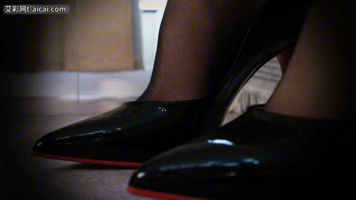 【爱秀套图】芥弥女神の微型产品1 残忍使用小奴隶 JS250329~3